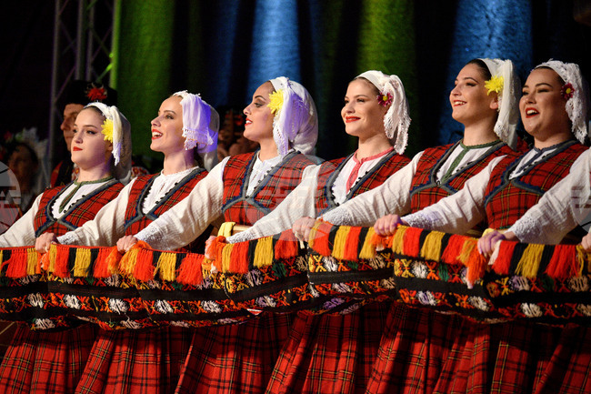 Варна - концерт-спектакъл „Традиции в ритъм и творчество"