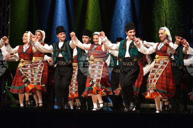 Студенти от Варненския свободен университет участват с нови постановки на фолклорните празници в Бургас в края на март