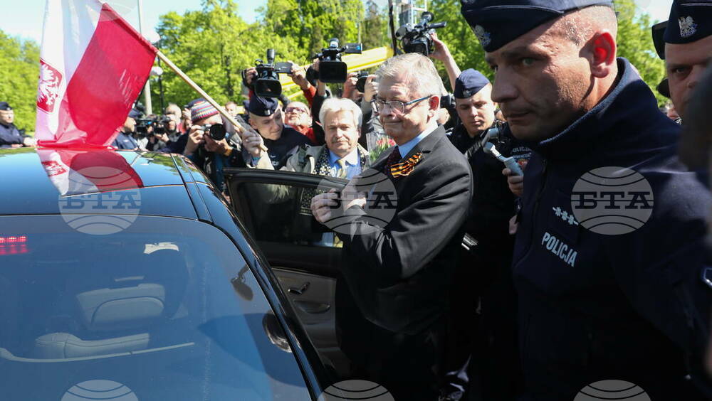 ПАП: Руският посланик в Полша бе възпрепятстван да поднесе цветя на съветски военен мемориал във Варшава
