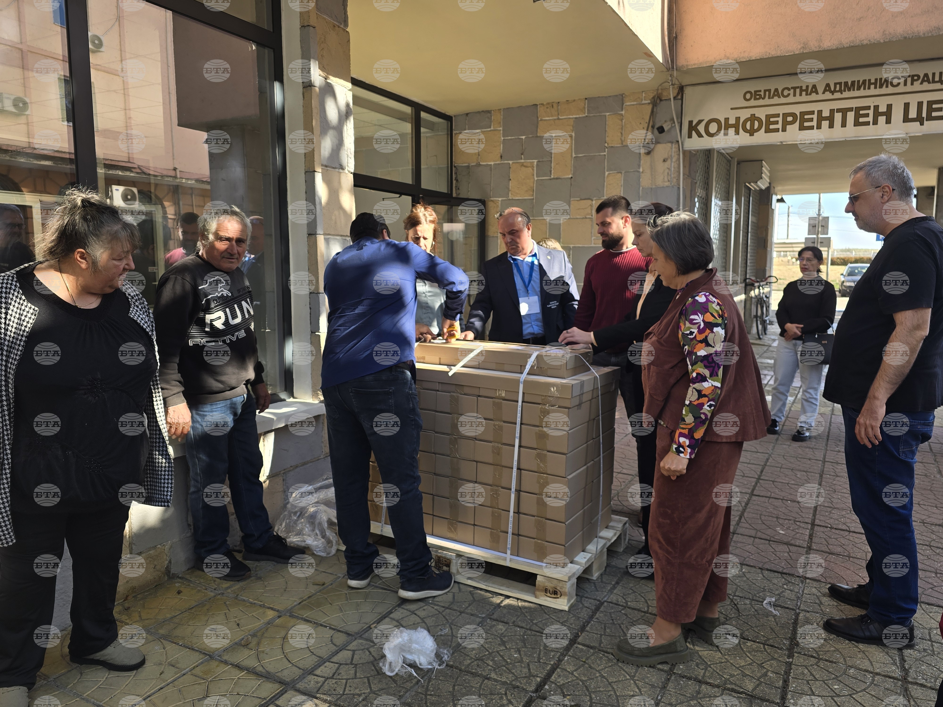 В Областната администрация във Видин вече са бюлетините и ролките за машините за предстоящите президентски избори