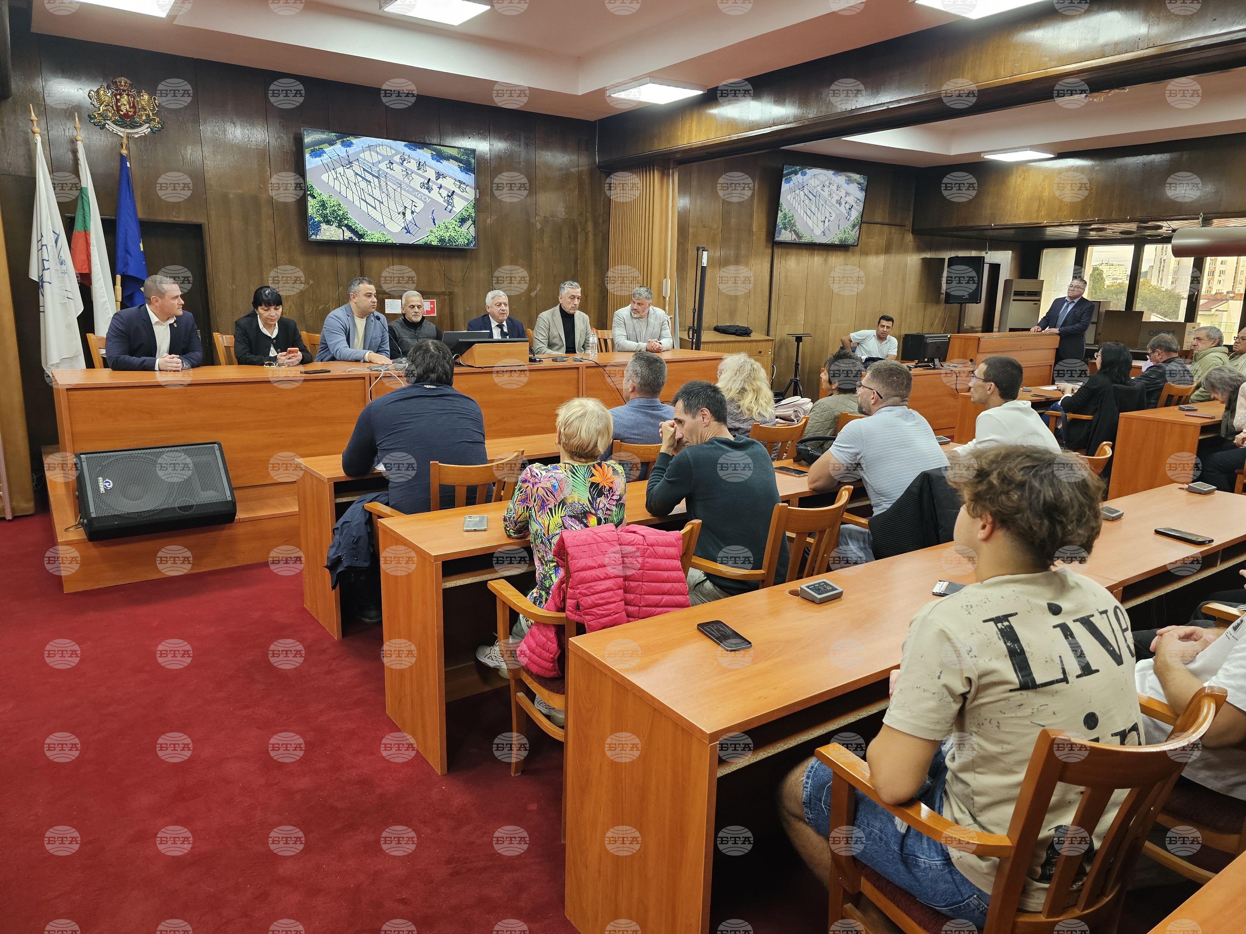 Изграждането на комбинирана спортна площадка за калистеника, стрийт фитнес и „нинджа парк“ беше тема на обсъждане в Русе