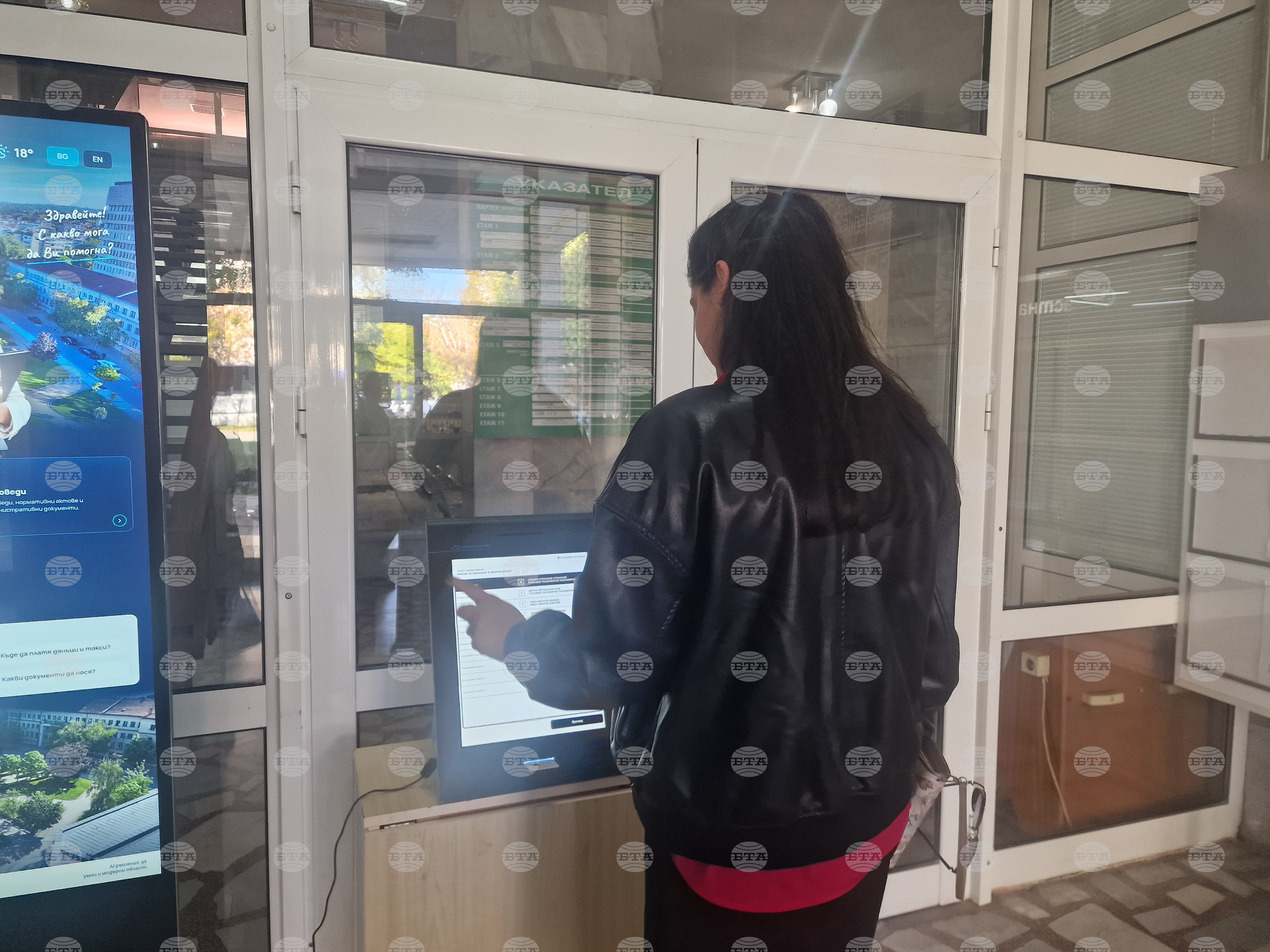 Машинното гласуване се оказа по-лесно от тегленето на пари от банкомат за жители на Разград