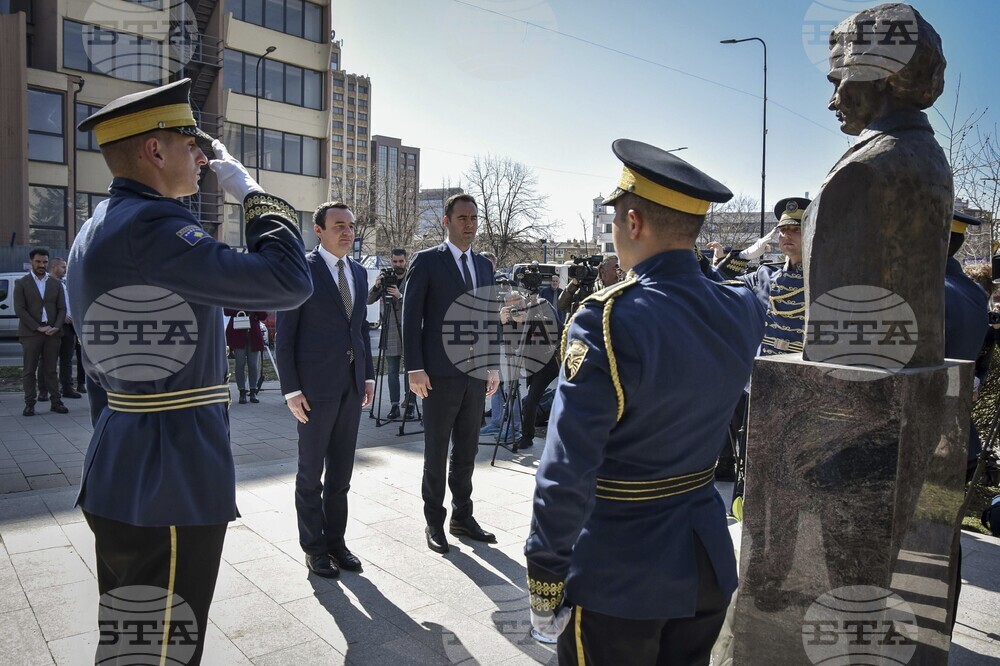 Косовският президент Вьоса Османи връчи мандат на бившия председател на парламентa Глаук Конюфца за съставяне на правителство