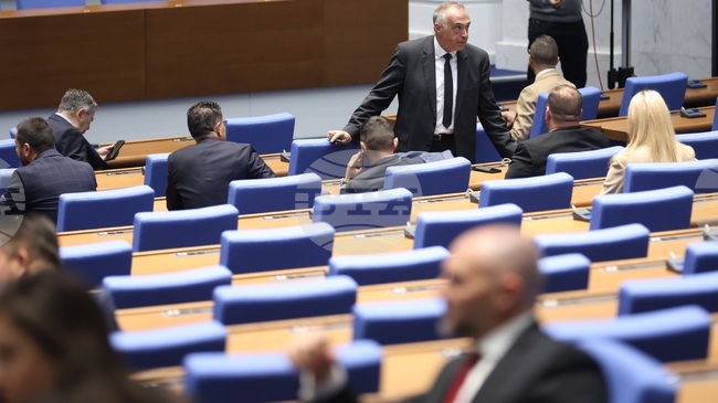 Ruling Majority Blocks Quorum for Hearing on Drug Trafficker’s Pardon Before Elections, Opposition Accuses It of Covering Up for President