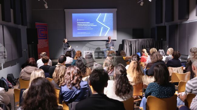 Journalists and Experts Discuss Reporting on Violence in Media
