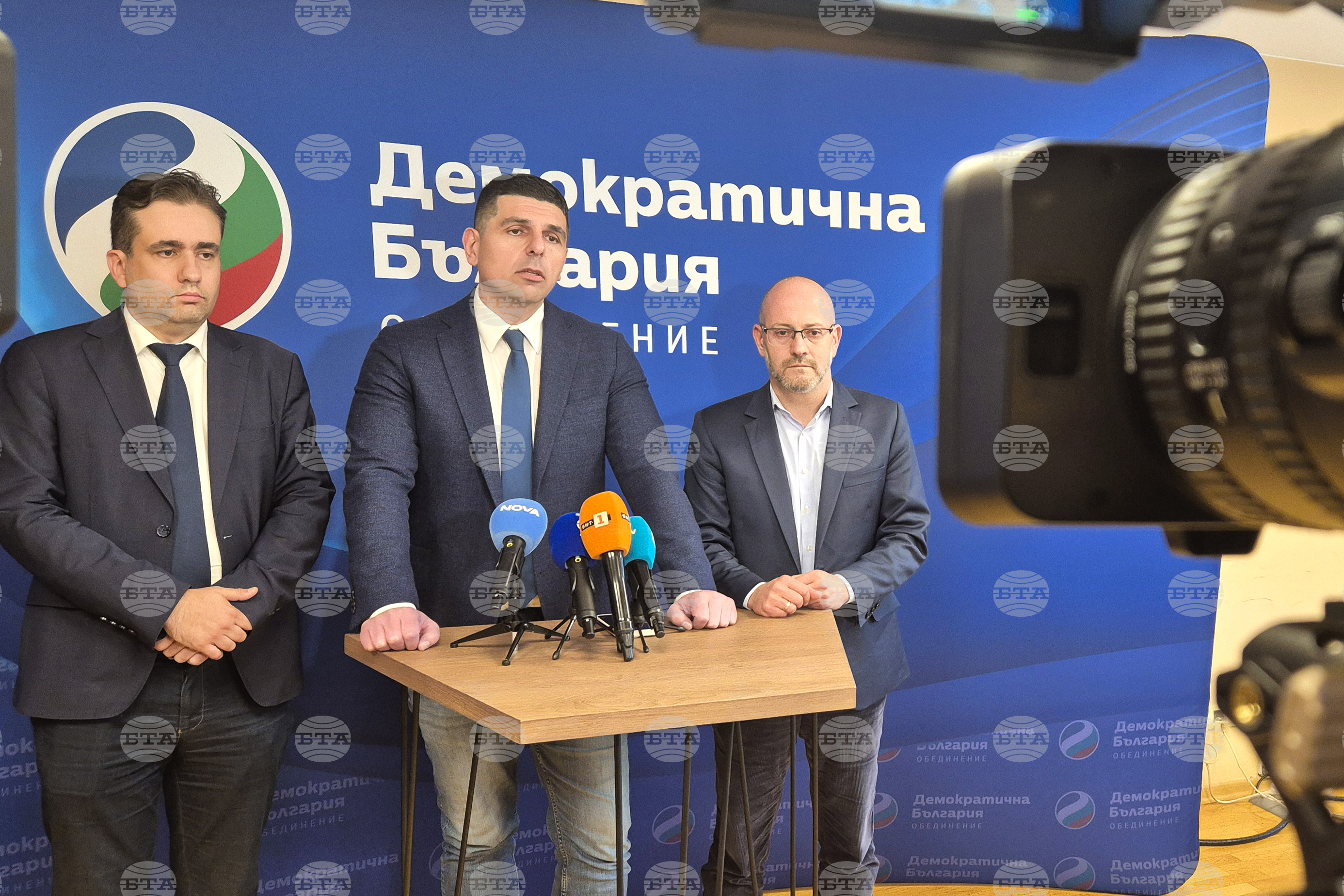 От "Демократична България" заявиха, че още не е ясно дали оставката на началника на НСО ще бъде приета