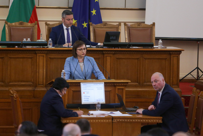 Корнелия Нинова и Росен Желязков размениха реплики кога ще заработят комисиите и ще бъдат гледани промените в Наказателния кодекс