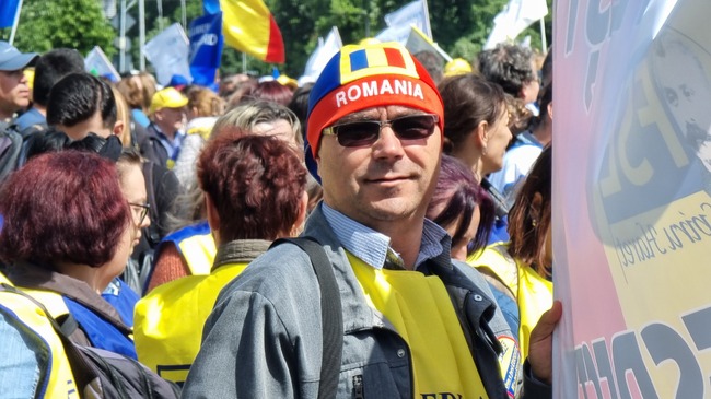 Общата стачка на учителите в Румъния продължава; в четвъртък недоволните се заканиха да протестират в Букурещ