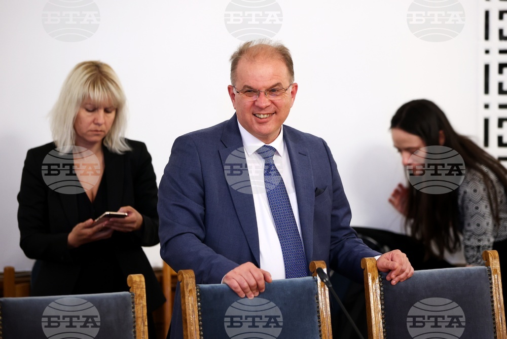 Парламент - Комисия по правни въпроси