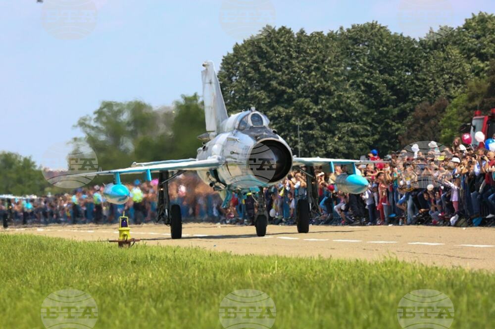 Румъния приземява флотата от МиГ-21 „Лансър“ и залага на F-16 и F-35