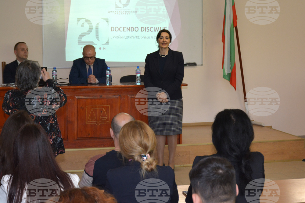 Дипломацията е професия за цял живот, казва директорът на Дипломатическия институт Таня Михайлова