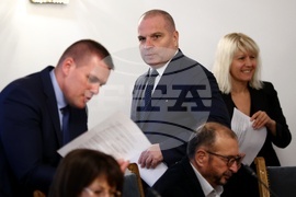 Парламент - Комисия по правни въпроси