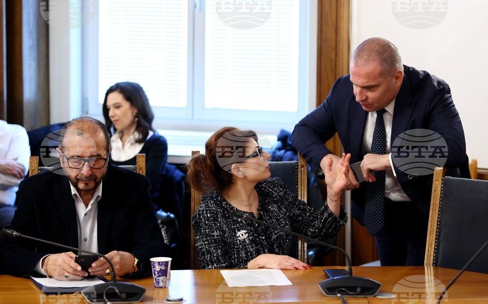 Парламент - Комисия по правни въпроси