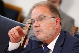 Парламент - Комисия по правни въпроси