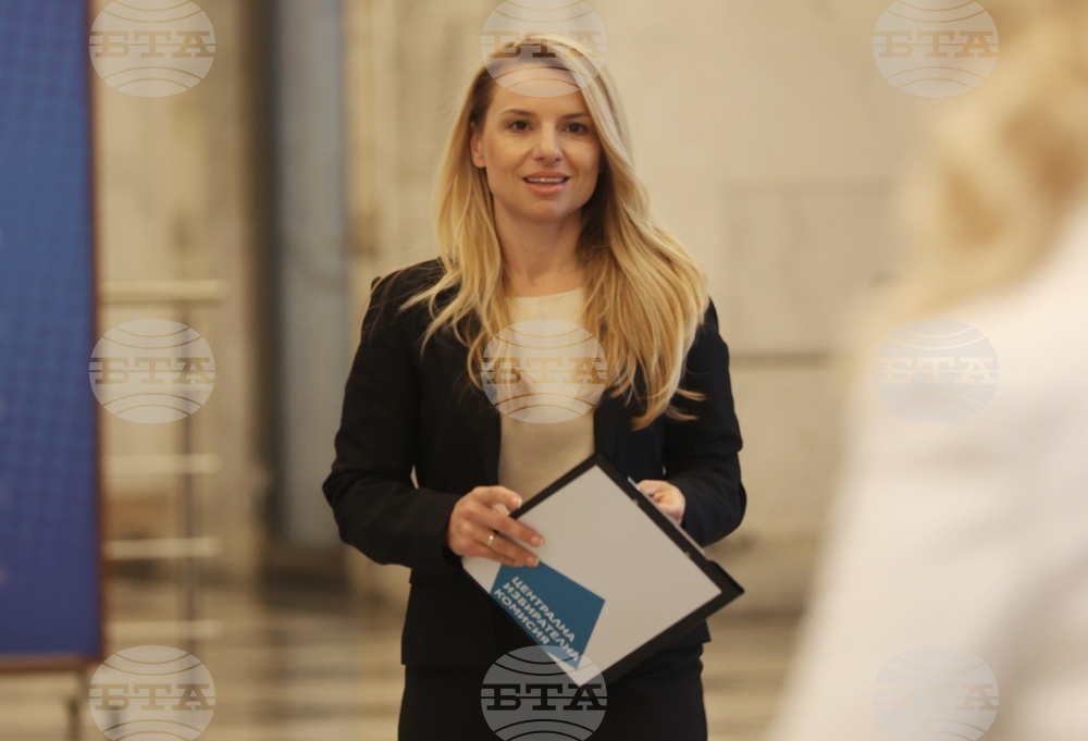 Под 3% е разликата в резултата на Илияна Йотова и Андрей Гюров на президентските избори, каза говорителят на ЦИК Стоянка Балова