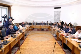 Парламент - Комисия по правни въпроси