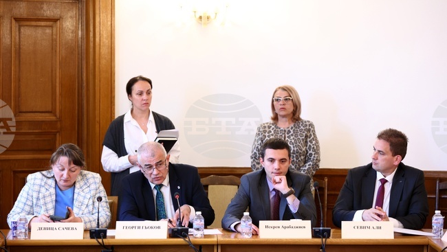  Парламент - Комисия по труда, социалната и демографската политика