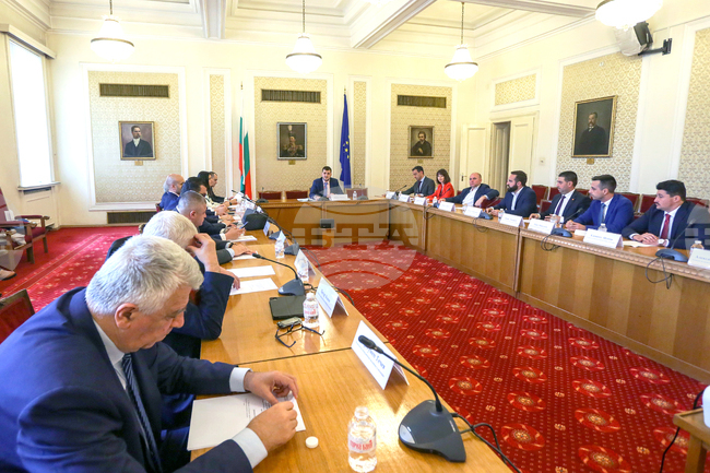 Парламент - Комисия по икономическа политика и иновации - заседание