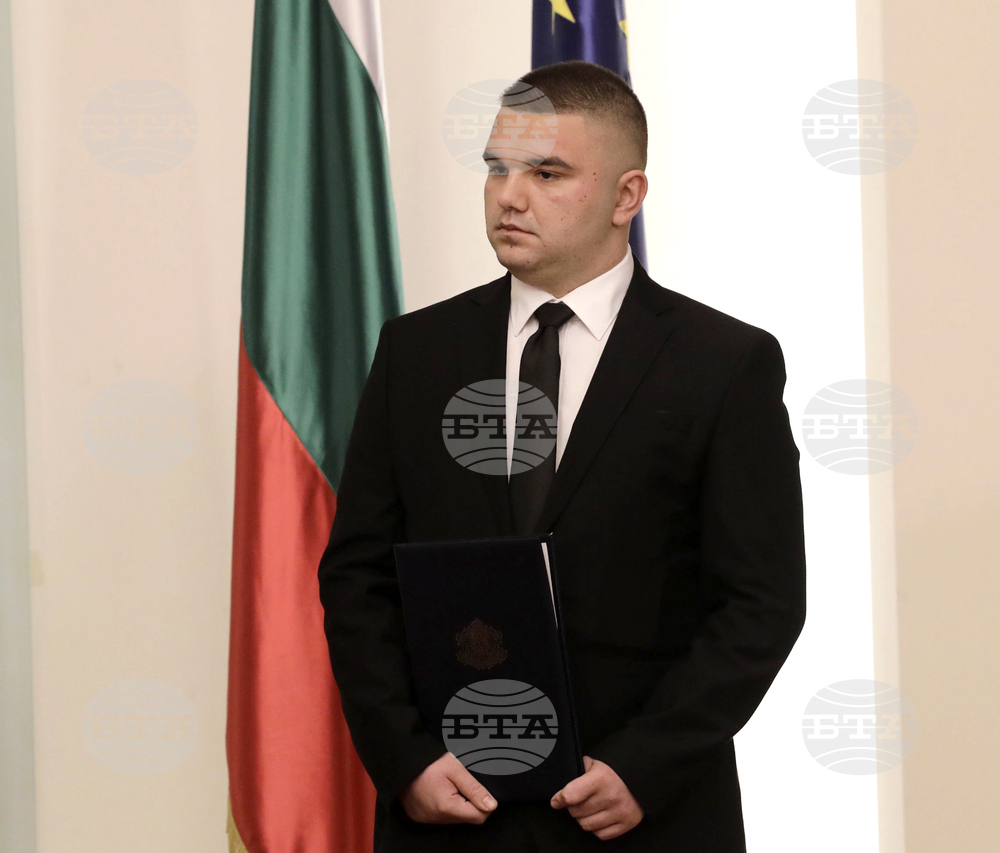 Български документи за самоличност - Илияна Йотова - връчване