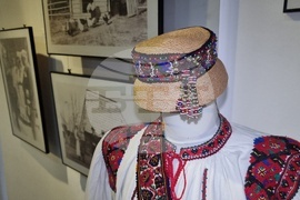 Румъния - Национален музей на селото „Димитрие Густи“ - изложба