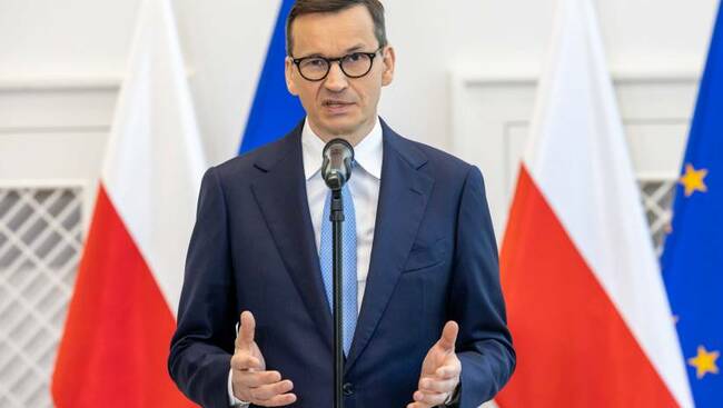 Полша не доставя повече оръжия на Украйна, защото се фокусира върху собственото си въоръжаване, заяви полският премиер Моравецки