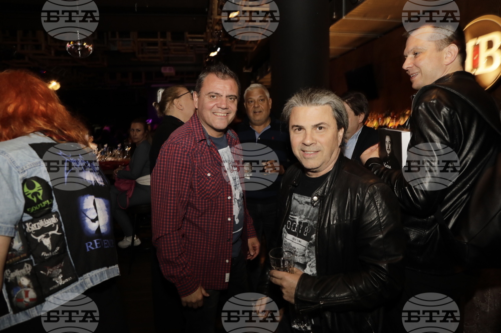 „На прага на времето“ - автобиографична книга - представяне