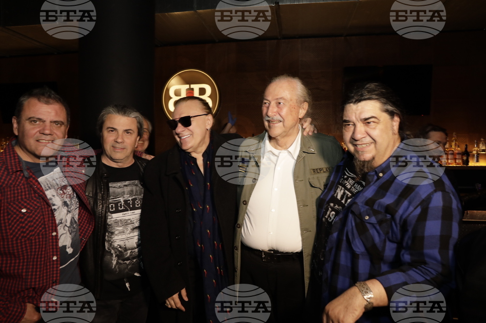 „На прага на времето“ - автобиографична книга - Кирил Маричков