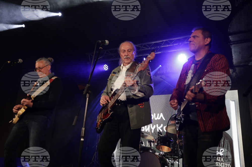 „На прага на времето“ - автобиографична книга - Кирил Маричков