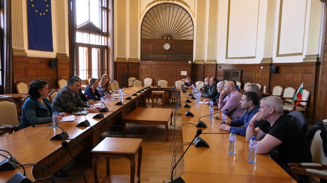 Министерство на земеделието и лозаро-винарския сектор в диалог за начини за подпомагане на отрасъла