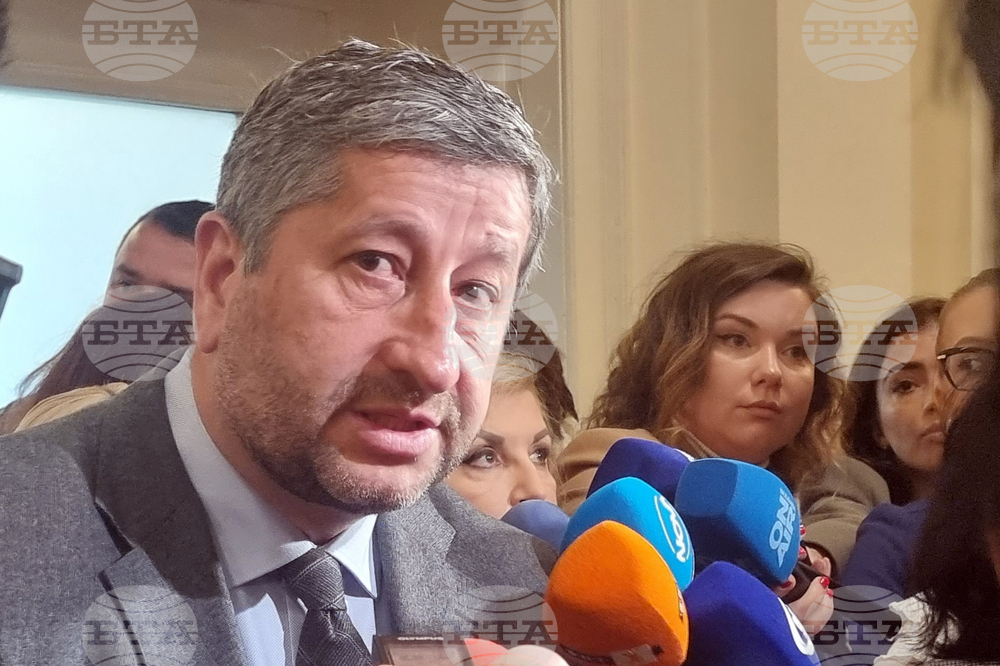 Христо Иванов определи като важна заявката на Мария Габриел да бъде поискана оставката на Иван Гешев