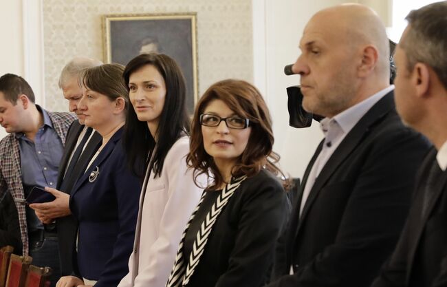 Мария Габриел представи пред ДПС, „БСП за България“ и „Има такъв народ“ приоритетите на правителство на трите „А“