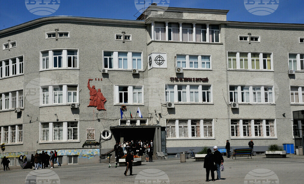 Бургас - училище - патронен празник