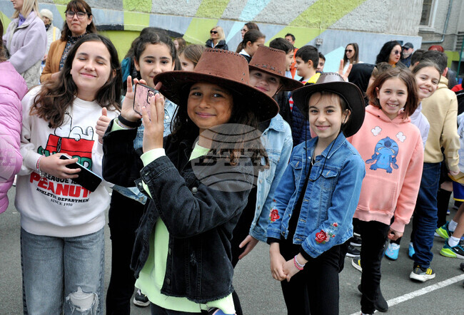 Бургас - училище - патронен празник