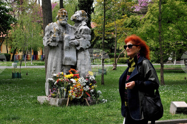 Бургас - морска градина - паметник на Кирил и Методий