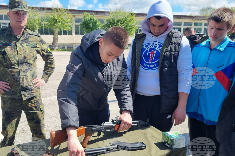 Търговище – военна техника – демонстрации в училище