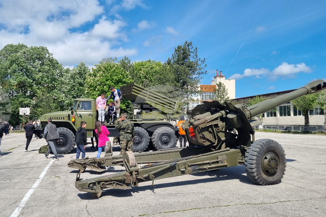 Deputy PM Donchev: Bulgaria's Defence Industry Must Meet Armed Forces' Needs