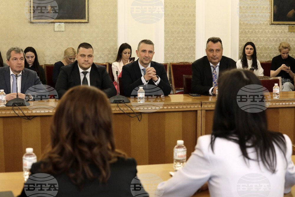 Парламент - ГЕРБ-СДС - ИТН - среща