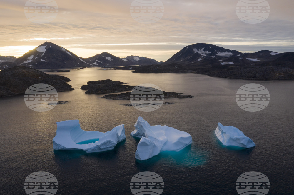 Доналд Тръмп заплаши европейците с мита заради Гренландия