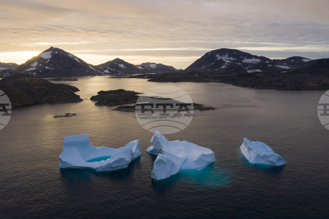 Доналд Тръмп заплаши европейците с мита заради Гренландия
