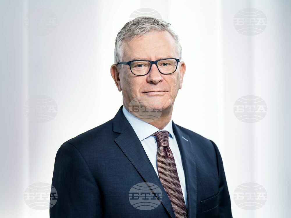 Transport Minister Putting Together Team of International Advisers