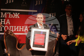 Церемония "Мъж на годината" - номинация - грамота - Алберт Попов