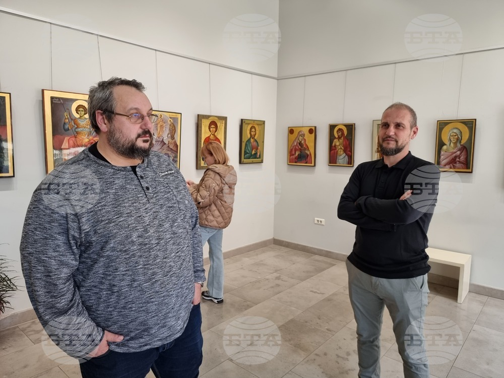 Изложба с икони подредиха в Бургас четирима зографи