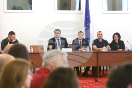 Народно събрание - кръгла маса