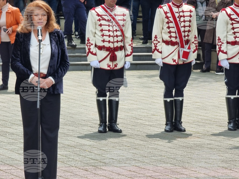 Пазарджик - церемония за тържественото връчване на знамето на XVIII ученически гвардейски отряд