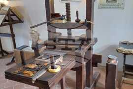 Румъния - музей - фототипно копие на Рибния буквар - дарение