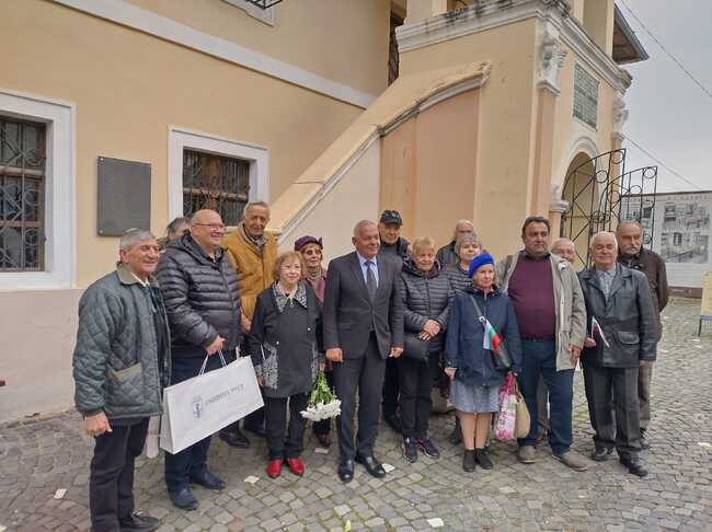 Румъния - музей - фототипно копие на Рибния буквар - дарение