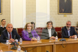 Парламент - български евродепутати - разговори