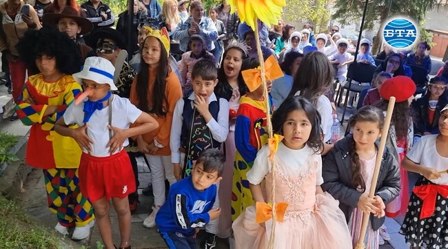 Ученици от шест училища взеха участие в общински карнавал на приказките „Златното ключе“ в Мъглиж