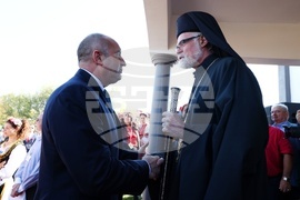 РЮА - Румен Радев - Български православен храм  "Св. Иван Рилски" - църковно-религиозна служба