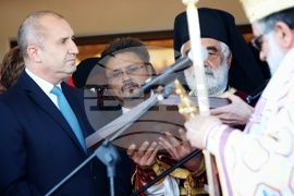 РЮА - Румен Радев - Български православен храм  "Св. Иван Рилски" - църковно-религиозна служба